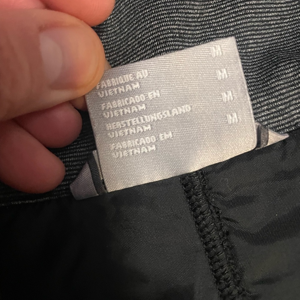 Columbia Charcoal and Black Sleeveless Insulated Full Zip Vest, Women’s M Winter - Picture 5 of 10